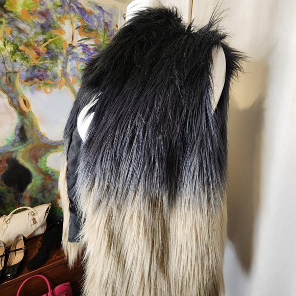 #066. NWT Black and Tan Ombre Faux Fur Vest-Buffalo by David Bitton - Picture 9 of 9